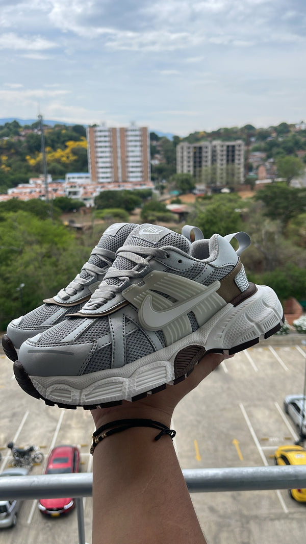 Nuevos Run V2k Gris